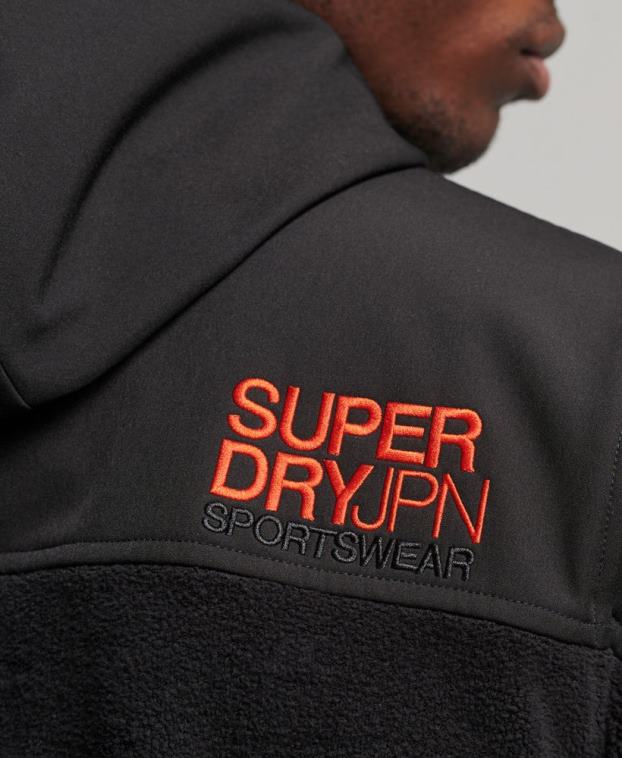 hombres Superdry negro chaqueta de trekking híbrida 2R68Z943