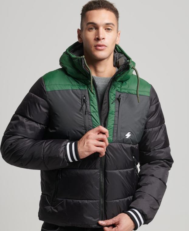 hombres Superdry negro chaqueta deportiva acolchada color block 2R68Z4597