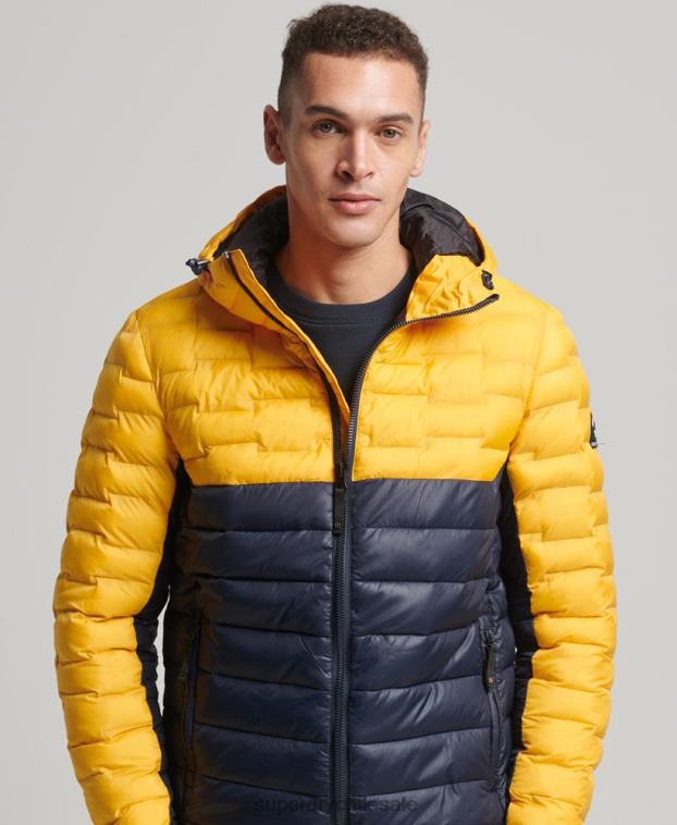 hombres Superdry oro chamarra capitonada Radar Quilt Mix 2R68Z4539