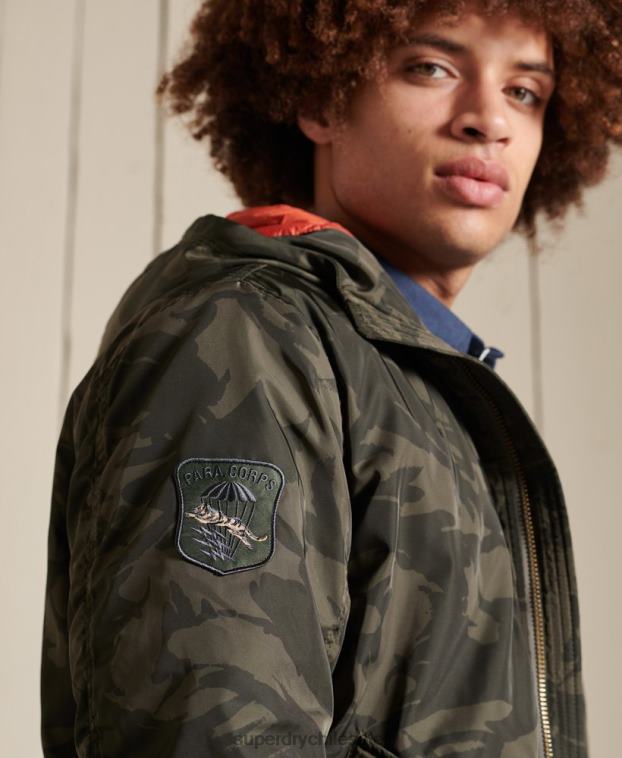 hombres Superdry verde chamarra bomber ma1 con capucha 2R68Z4575