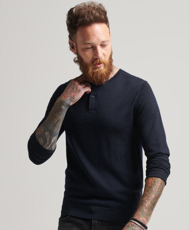 hombres Superdry Armada top de punto henley con cuello redondo de merino 2R68Z1522
