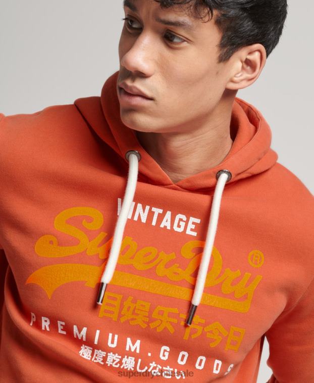 hombres Superdry naranja sudadera con logo vintage premium sobreteñida 2R68Z471
