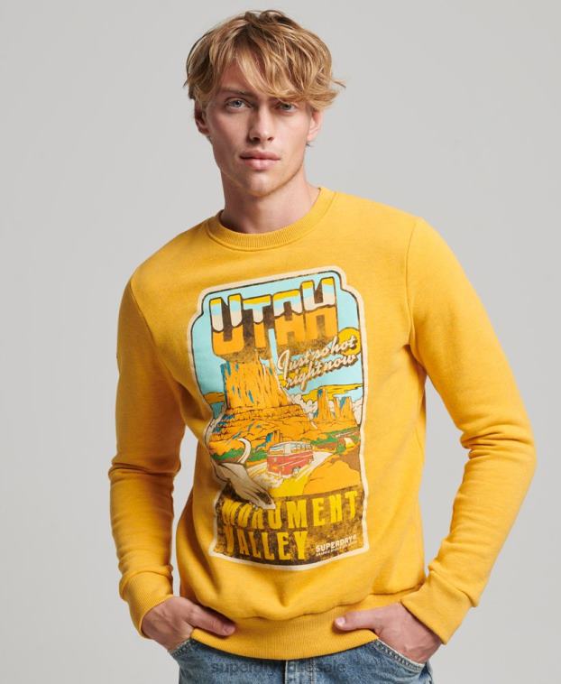 hombres Superdry oro sudadera con gráfico de postal de viaje 2R68Z5079