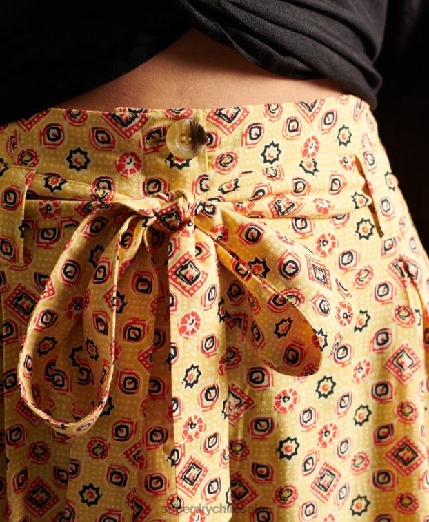 mujer Superdry amarillo bermudas paperbag estampadas 2R68Z3160