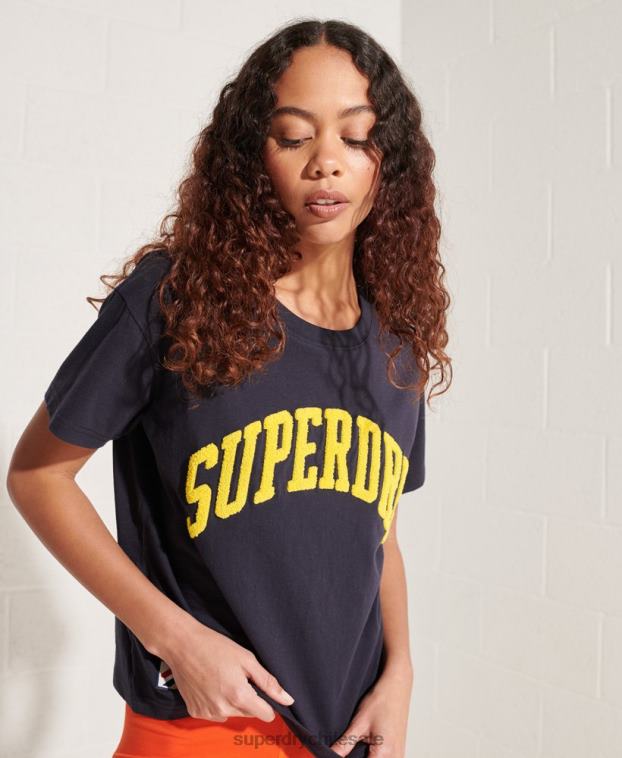 mujer Superdry Armada playera boxy con arco universitario 2R68Z2842