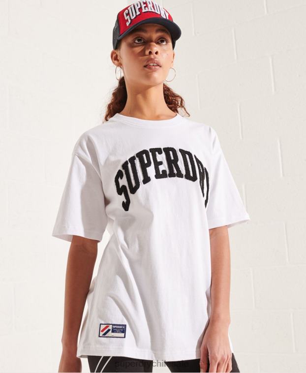 mujer Superdry blanco playera mono con arco varsity 2R68Z6300