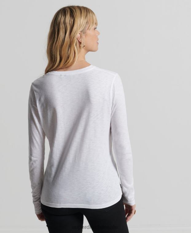 mujer Superdry blanco top de manga larga con cuello de pico y bolsillo de algodón orgánico 2R68Z6556