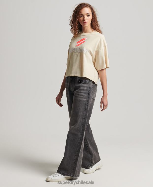 mujer Superdry crema playera boxy con código apilado 2R68Z2776