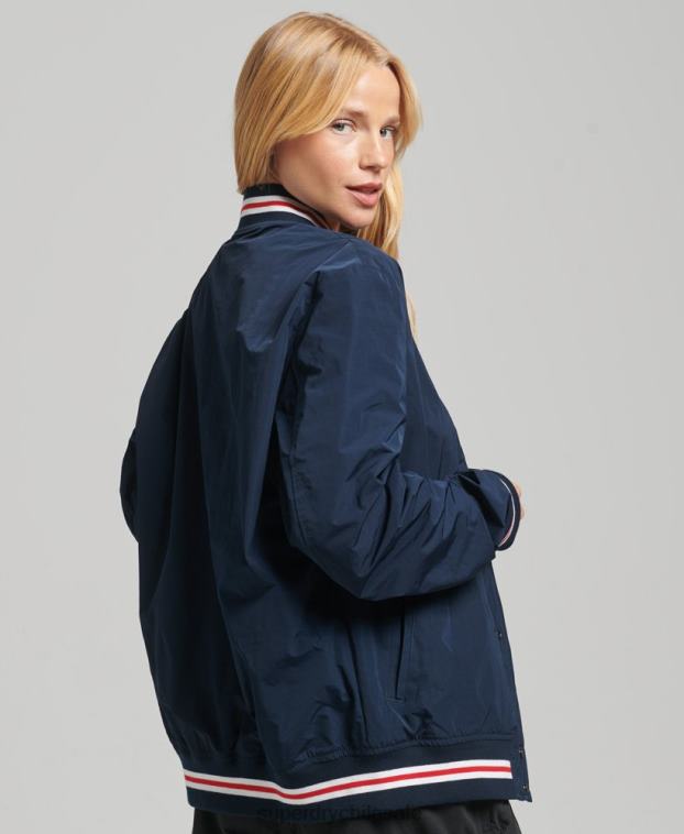 mujer Superdry Armada chamarra universitaria oversize de nailon 2R68Z5728