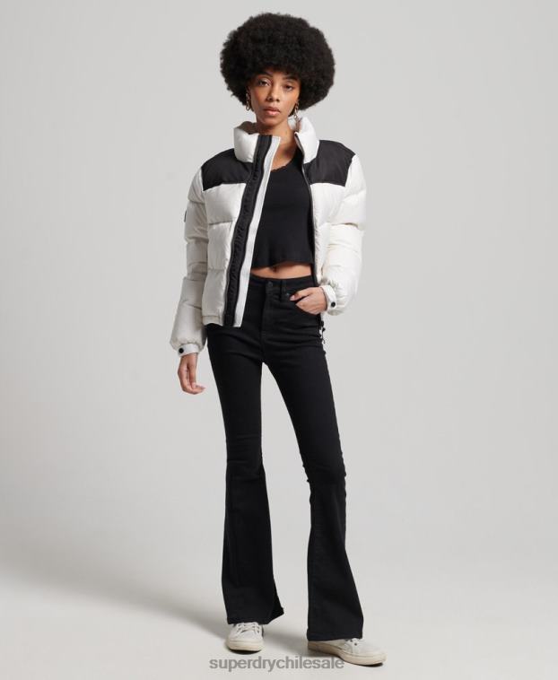 mujer Superdry blanco chaqueta acolchada con código sportstyle 2R68Z5579