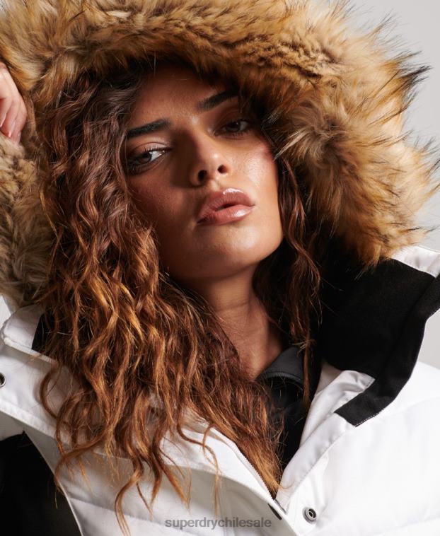 mujer Superdry blanco chaqueta acolchada de nieve de lujo 2R68Z3567