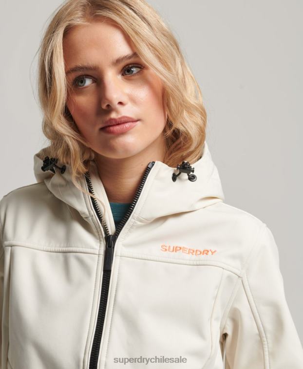 mujer Superdry crema chamarra softshell con capucha de código trekker 2R68Z3515