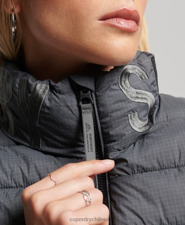mujer Superdry gris chaqueta acolchada con logo clásico 2R68Z5422