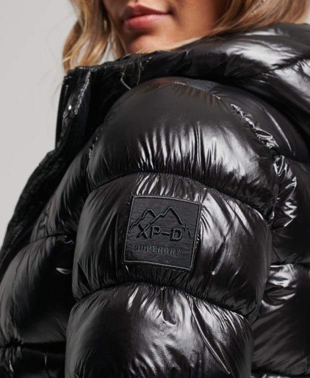mujer Superdry negro chamarra acolchada deportiva brillante con capucha 2R68Z3634