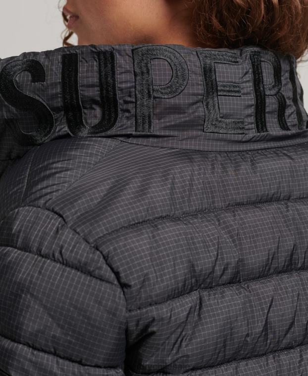 mujer Superdry negro chaqueta acolchada con logo clásico 2R68Z5418