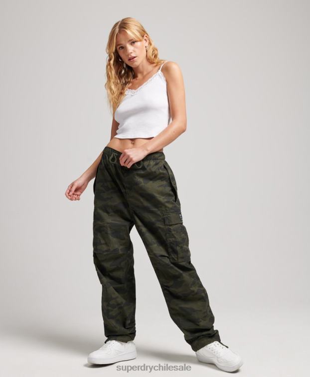 mujer Superdry verde pantalones de algodón orgánico con agarre de paracaídas 2R68Z2602